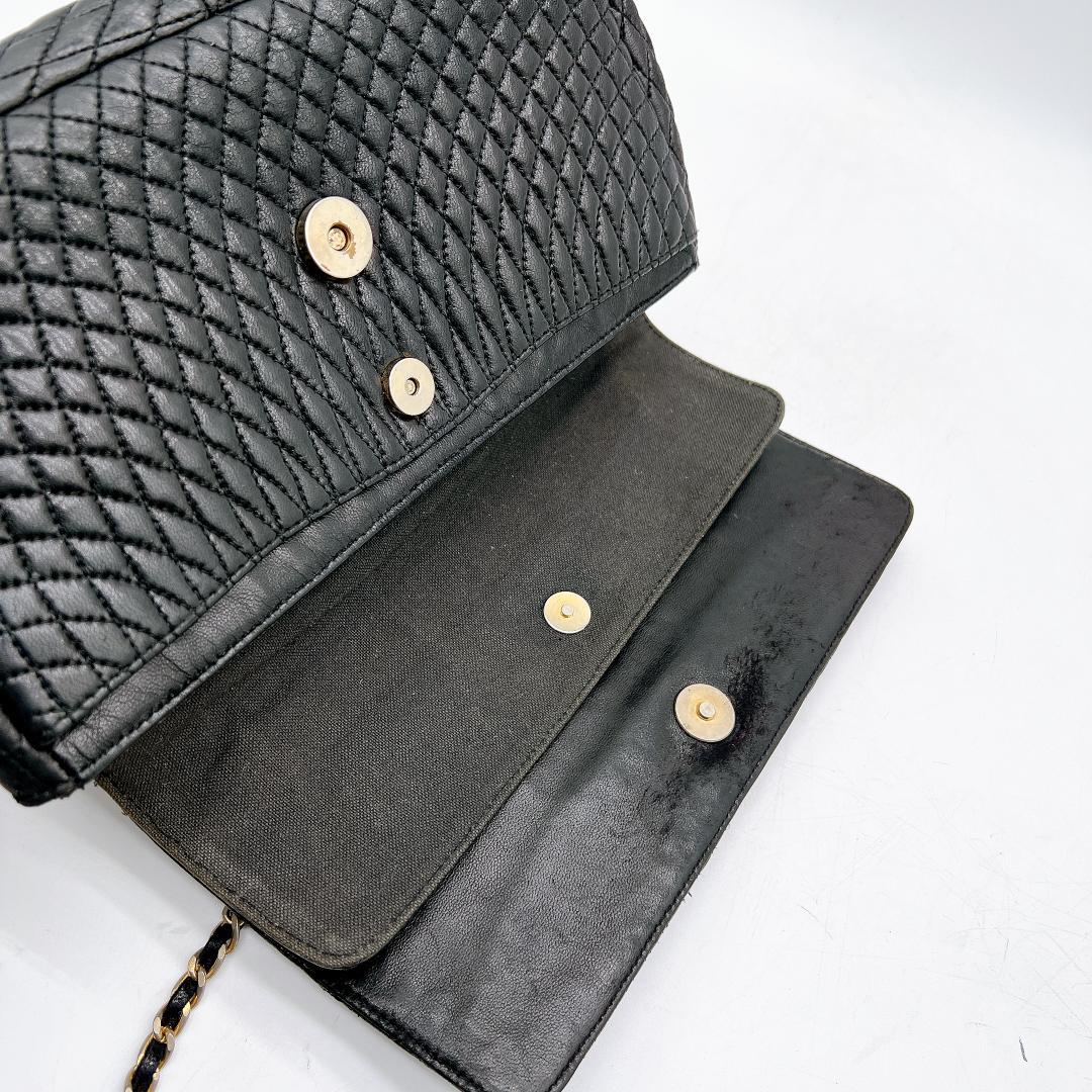 BALLY キルティング チェーン ショルダーバッグ　　ブラック f512