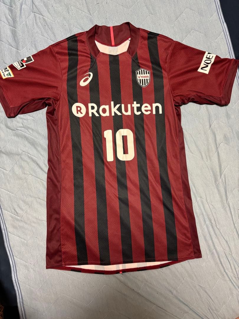 ルーカスポドルスキ ヴィッセル神戸 ユニフォーム