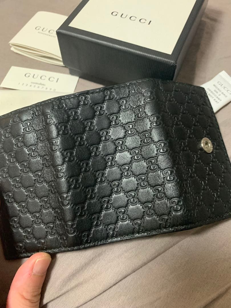 美品✨️GUCCI ブラック GGパターン キーケース