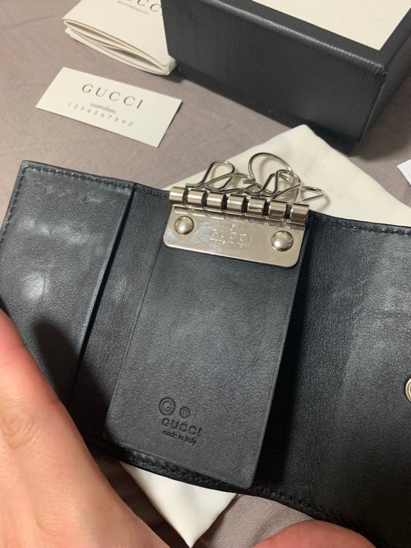 美品✨️GUCCI ブラック GGパターン キーケース