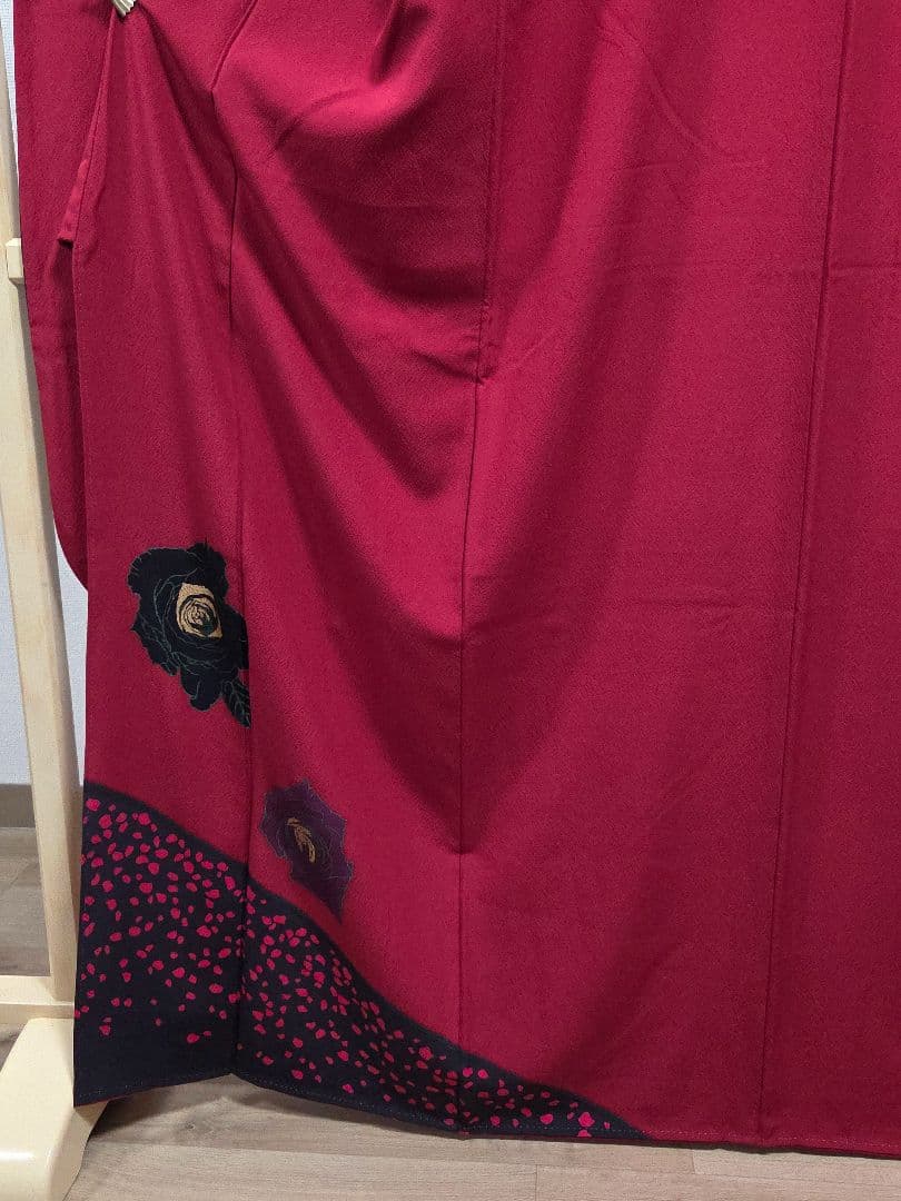 D◆着物くつろぎ 草野一騎 薔薇の花 金彩 縮緬 袷 正絹 振袖 成人式 着物