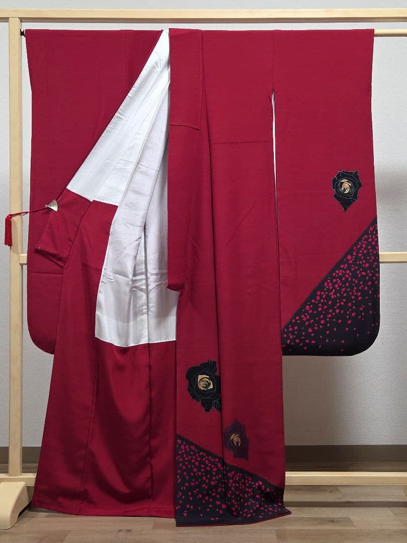 D◆着物くつろぎ 草野一騎 薔薇の花 金彩 縮緬 袷 正絹 振袖 成人式 着物