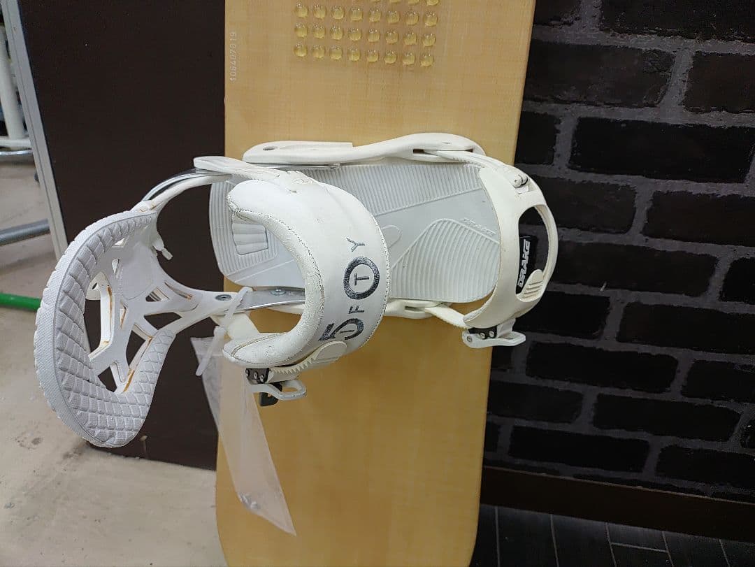 BURTONスノーボード　DRAKEビンディング　２点セット　初心者　ファースト