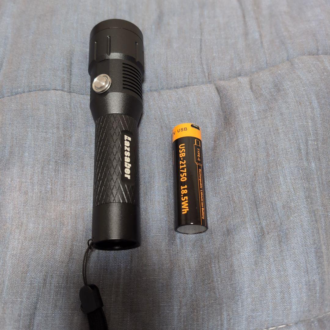 目印に良いかも！ 暗闇で光るチタン合金製ペンダント他、サーチライト？もあるよ！！