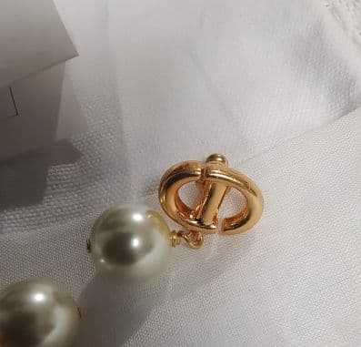 Dior パール スタッド ピアス ゴールド