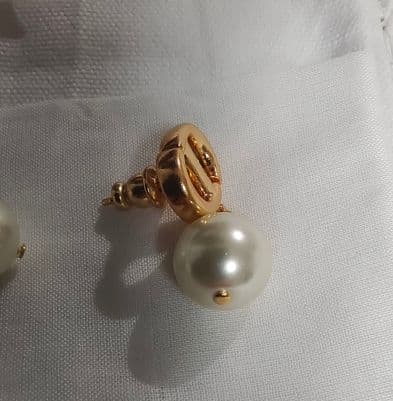 Dior パール スタッド ピアス ゴールド