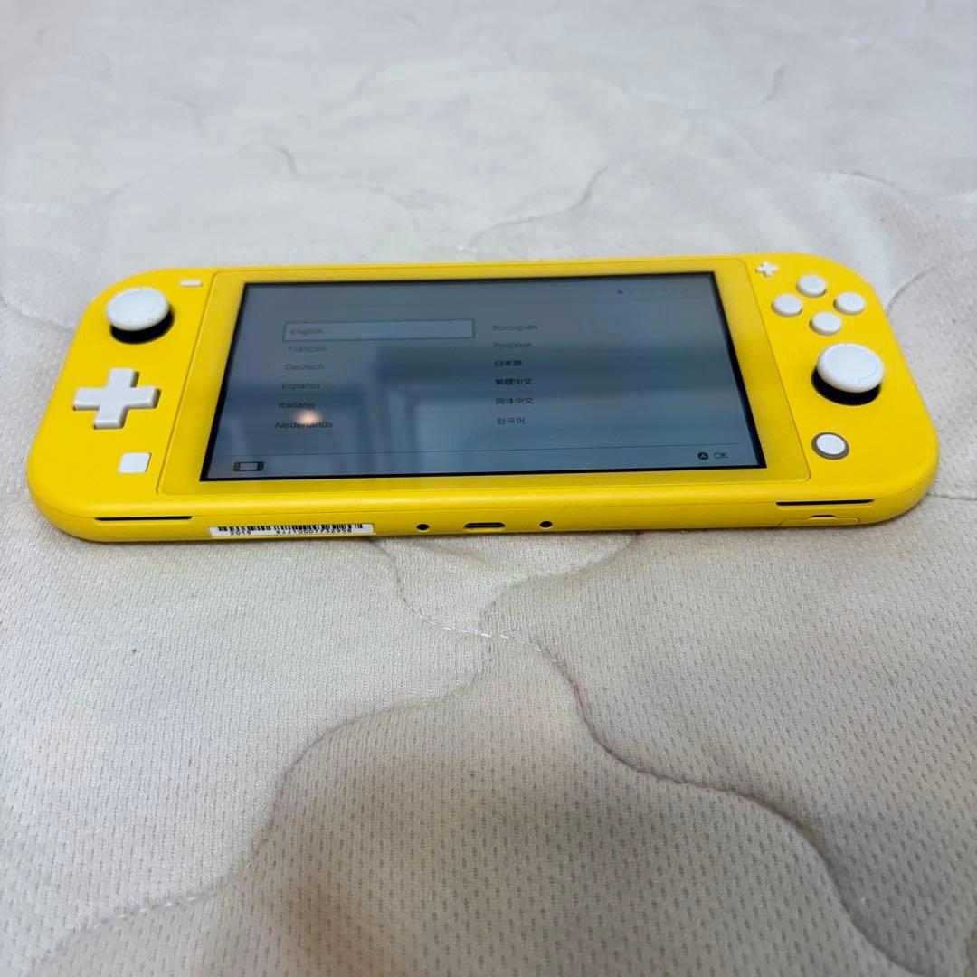 Nintendo Switch Lite イエロー 充電器 箱付き