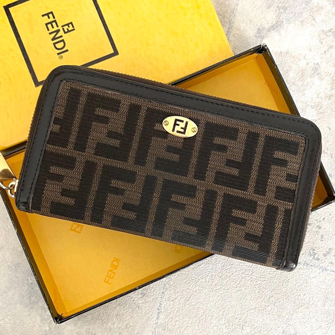 美品✨FENDI ズッカ ラウンドファスナー 長財布 キャンバス ブラウン