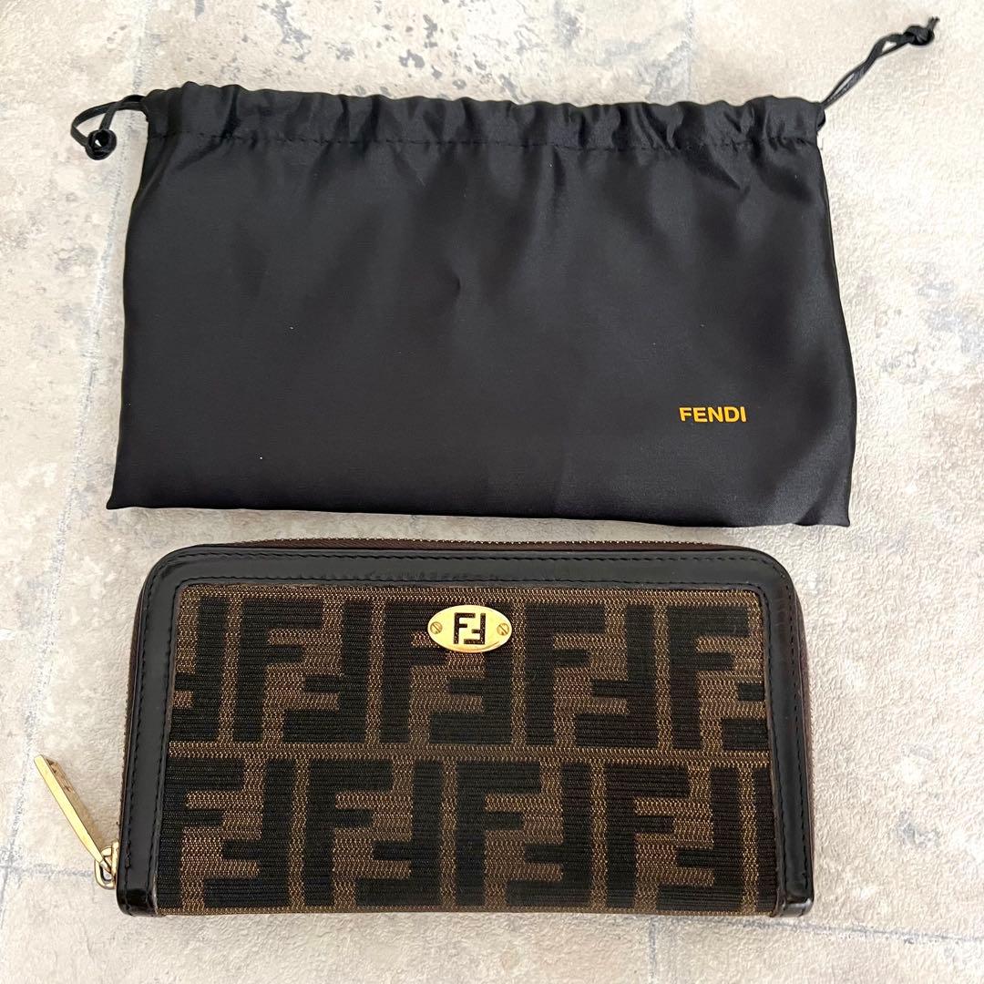 美品✨FENDI ズッカ ラウンドファスナー 長財布 キャンバス ブラウン