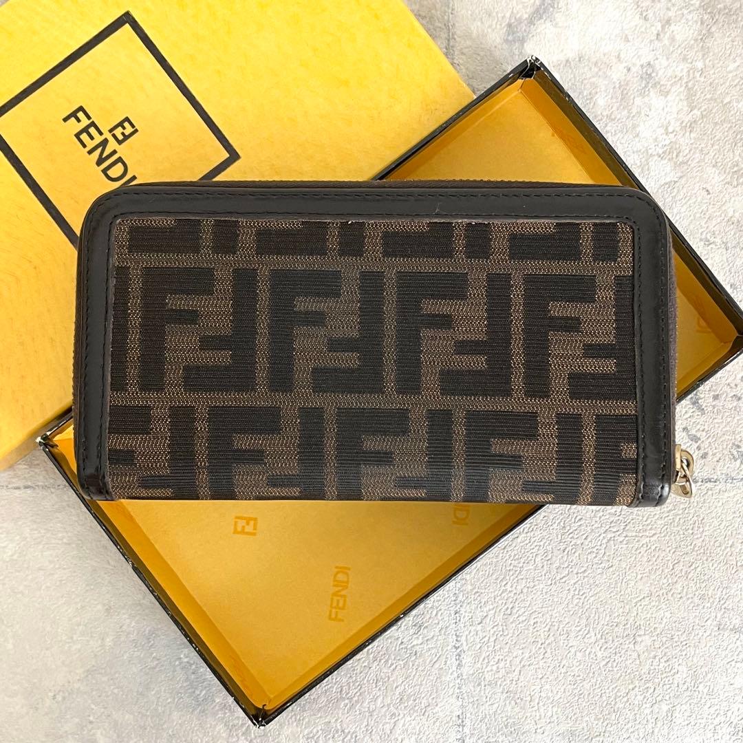 美品✨FENDI ズッカ ラウンドファスナー 長財布 キャンバス ブラウン