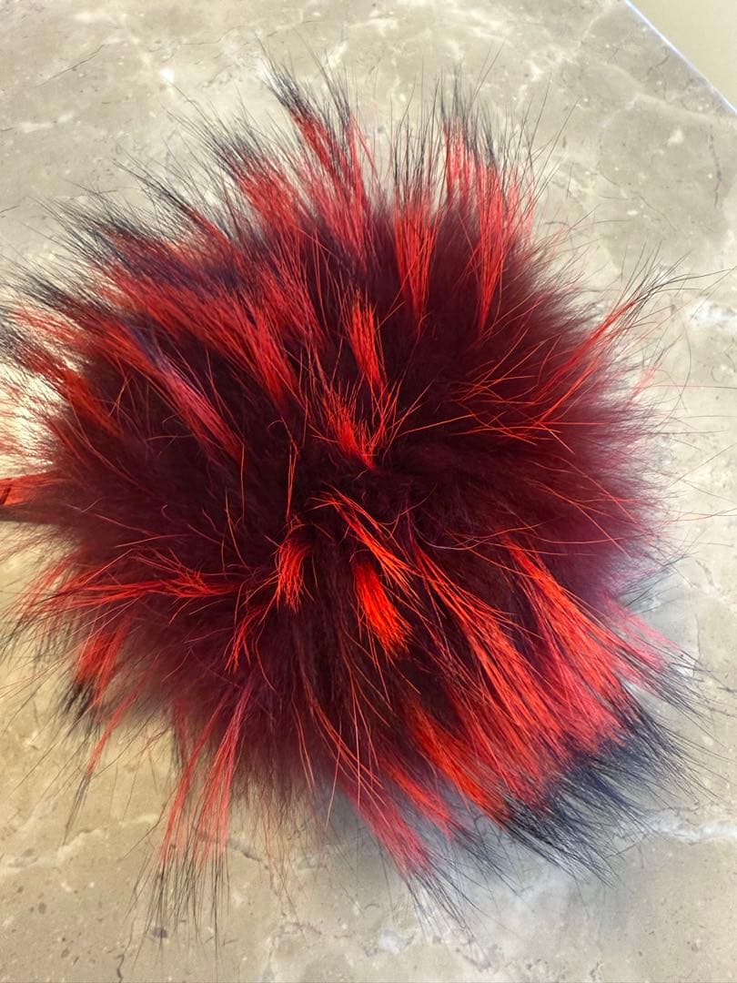 【美品】FENDI モンスター　ファー　チャーム　ブラック　レッド