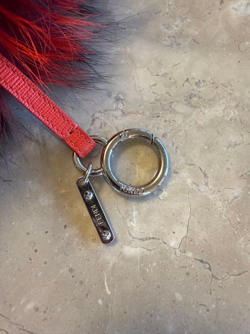 【美品】FENDI モンスター　ファー　チャーム　ブラック　レッド