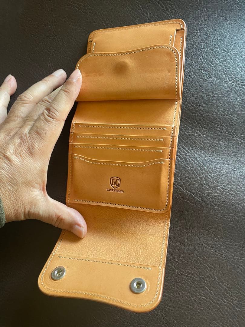 ラストクロップス折り財布（カスケード）