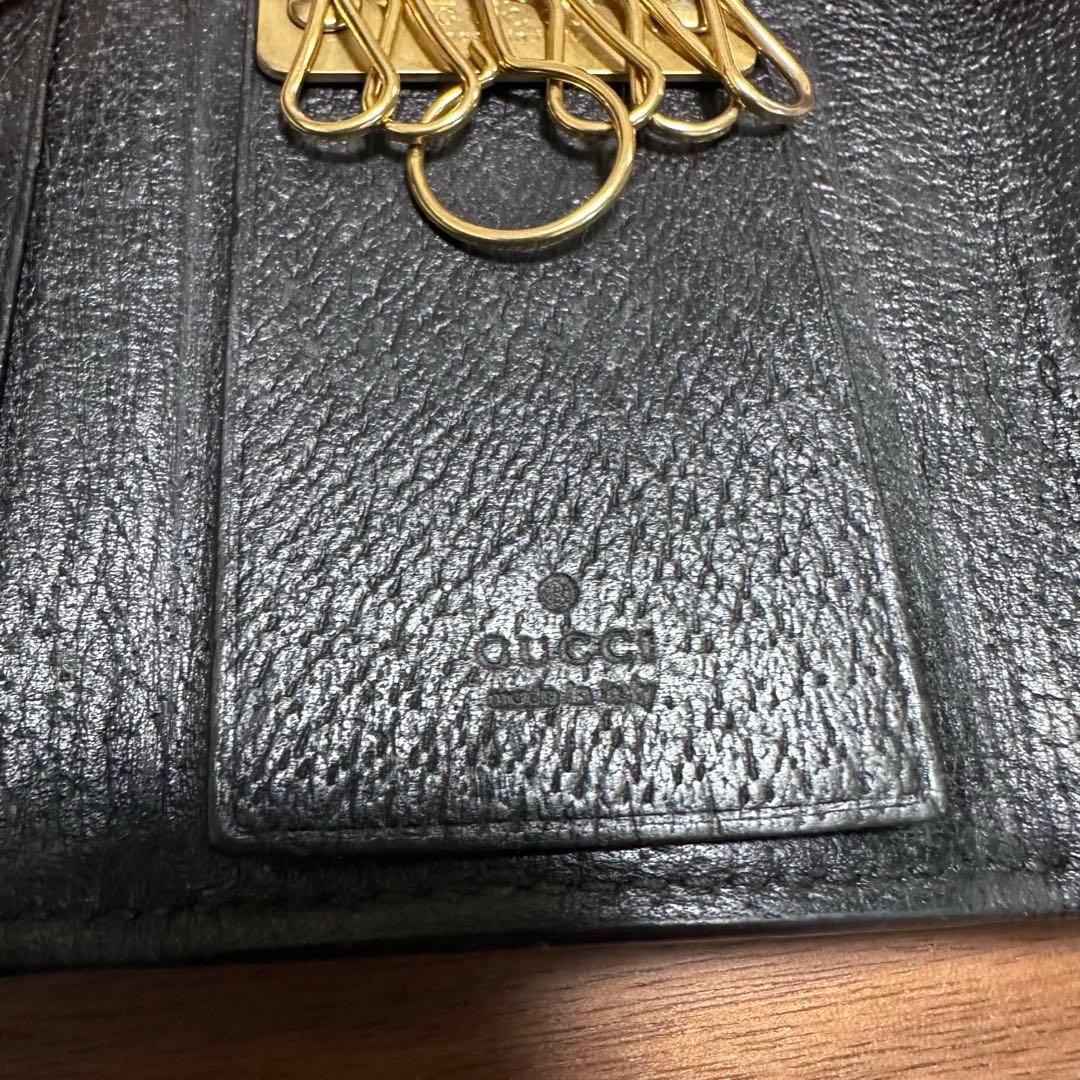 GUCCI ブラックレザーキーケース 蜂モチーフ アニマリエ
