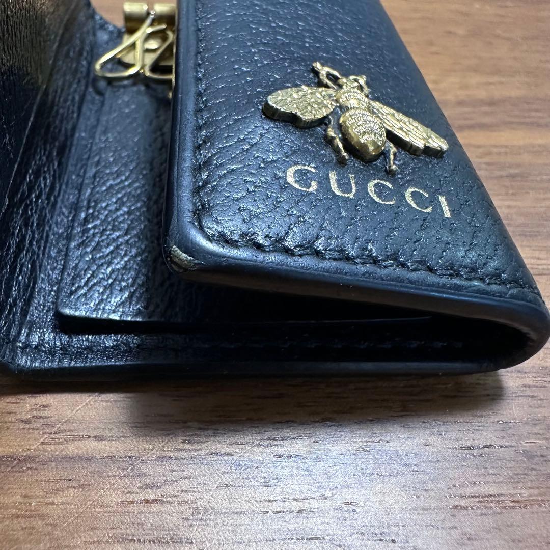 GUCCI ブラックレザーキーケース 蜂モチーフ アニマリエ