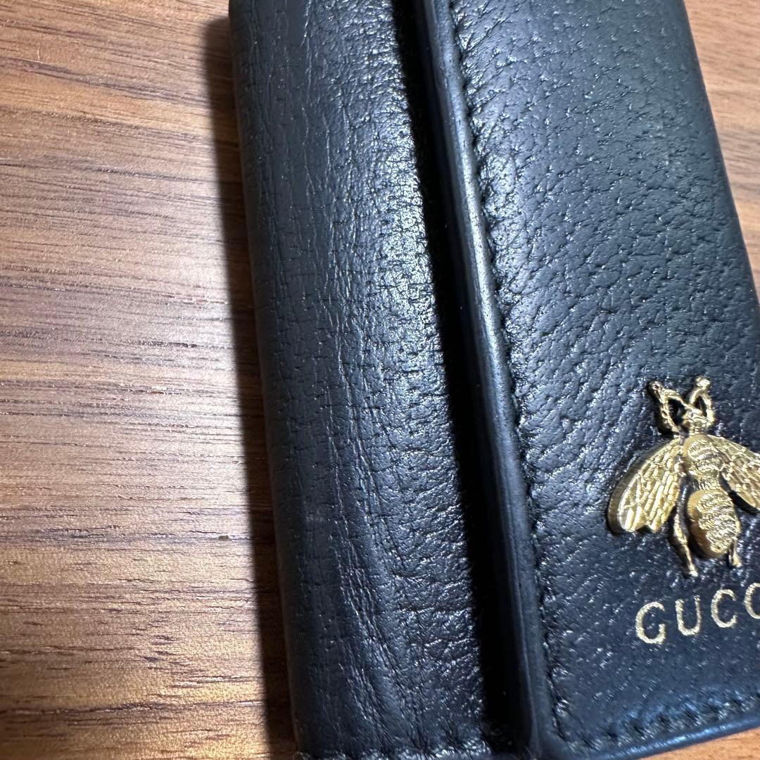 GUCCI ブラックレザーキーケース 蜂モチーフ アニマリエ