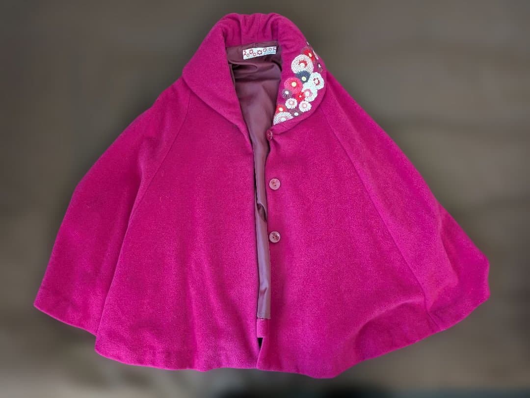 ふりふ 刺繍入りポンチョ ケープ マント コート 羽織 和装 洋服