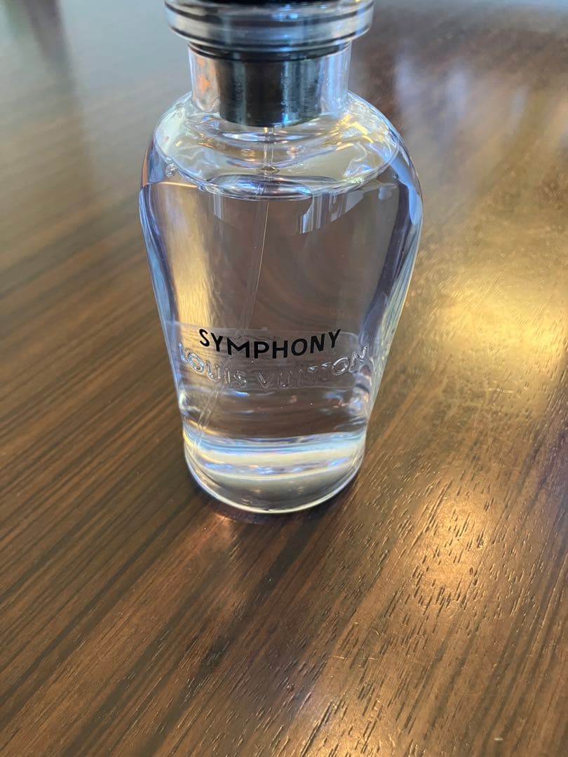 ルイヴィトン　シンフォニー　香水