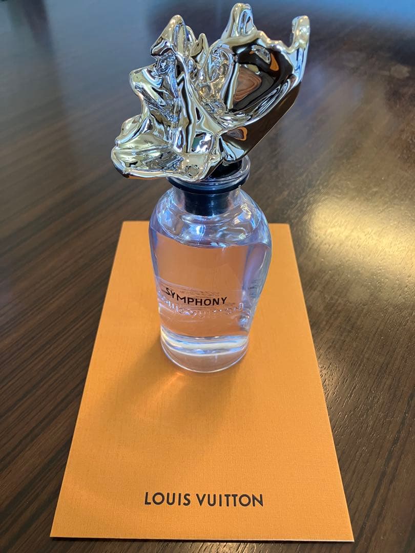 ルイヴィトン　シンフォニー　香水