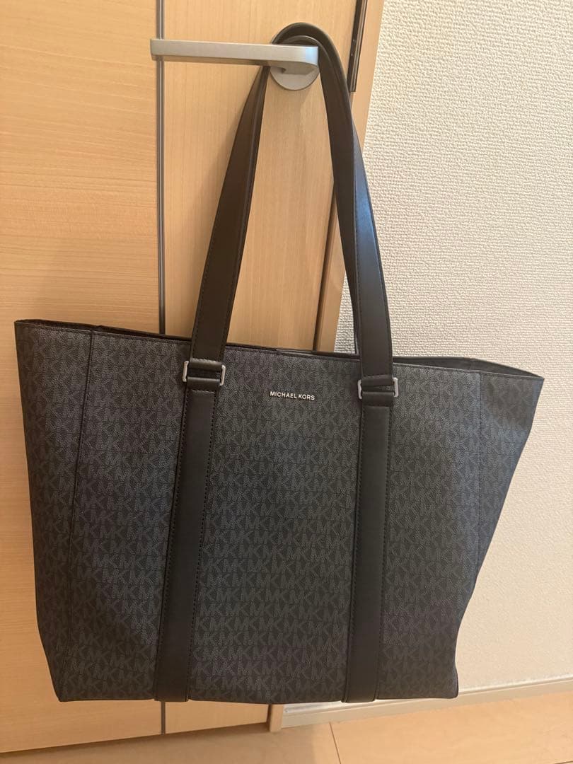MICHAEL KORS ブラックトートバッグ
