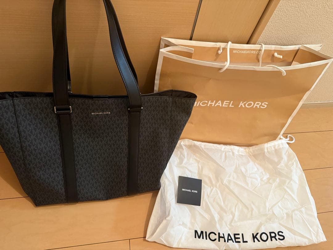 MICHAEL KORS ブラックトートバッグ