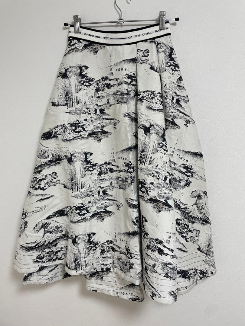 葛飾北斎　モノクロフレアスカート