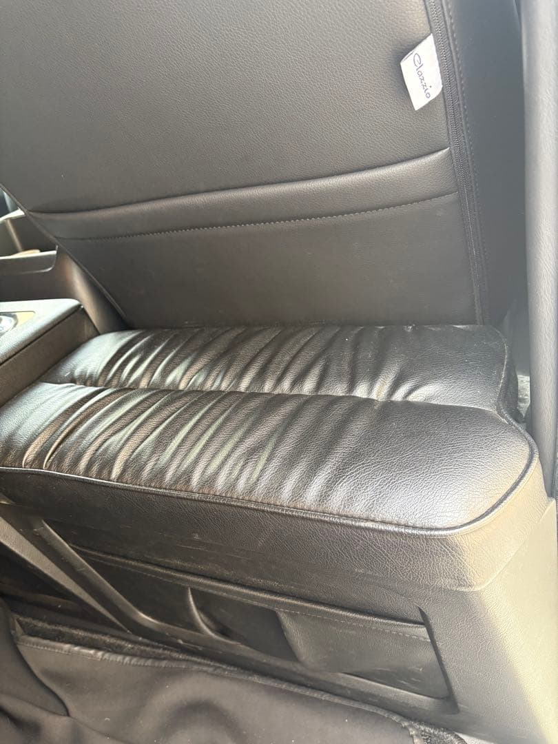 ハイエース200系標準ボディ　セカンドテーブル、オットマン、カップホルダー付き