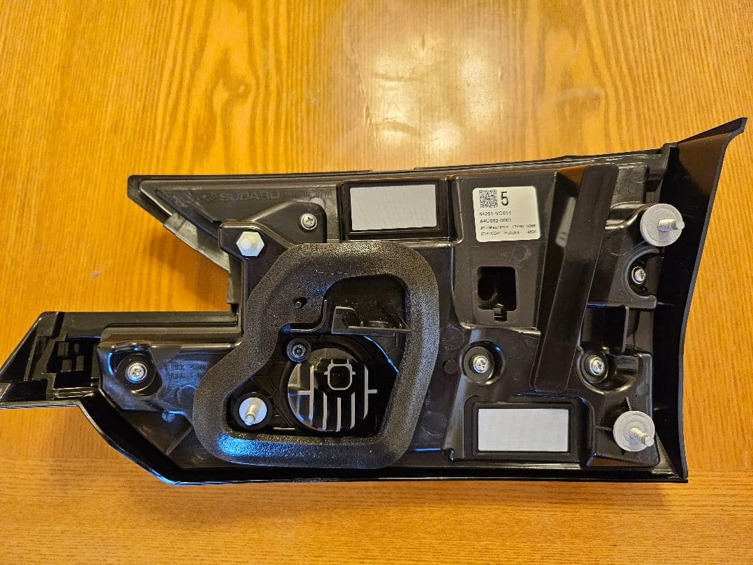 スバル レヴォーグ/レイバック VN5 純正 リアフィニッシャー左右 かずや様