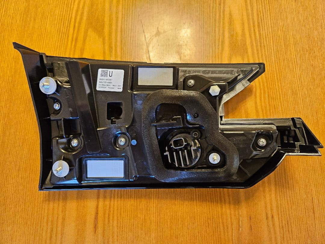 スバル レヴォーグ/レイバック VN5 純正 リアフィニッシャー左右 かずや様