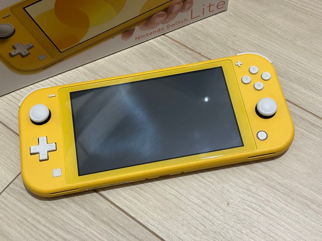 NintendoSwitchLight イエロー