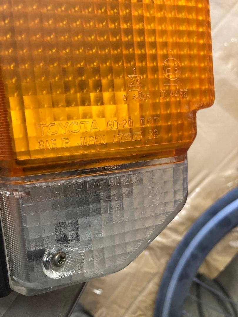 ランドクルーザー70 前期中期、 純正フロント左右ウインカー