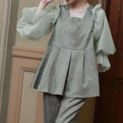 美品　ルイルエブティック　ジャカードタックフレアトップス＆テーパードパンツドレス