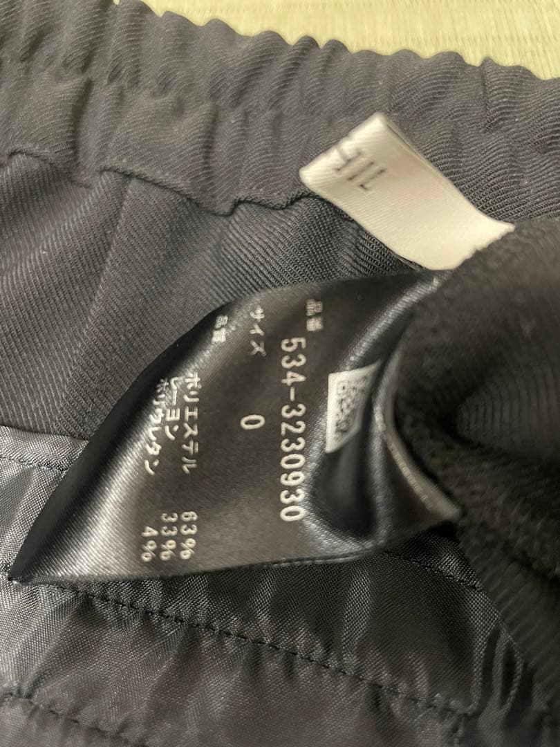 ルフィル　LE PHILタックコクーンパンツ　ハイウエスト　カーヴィ　黒