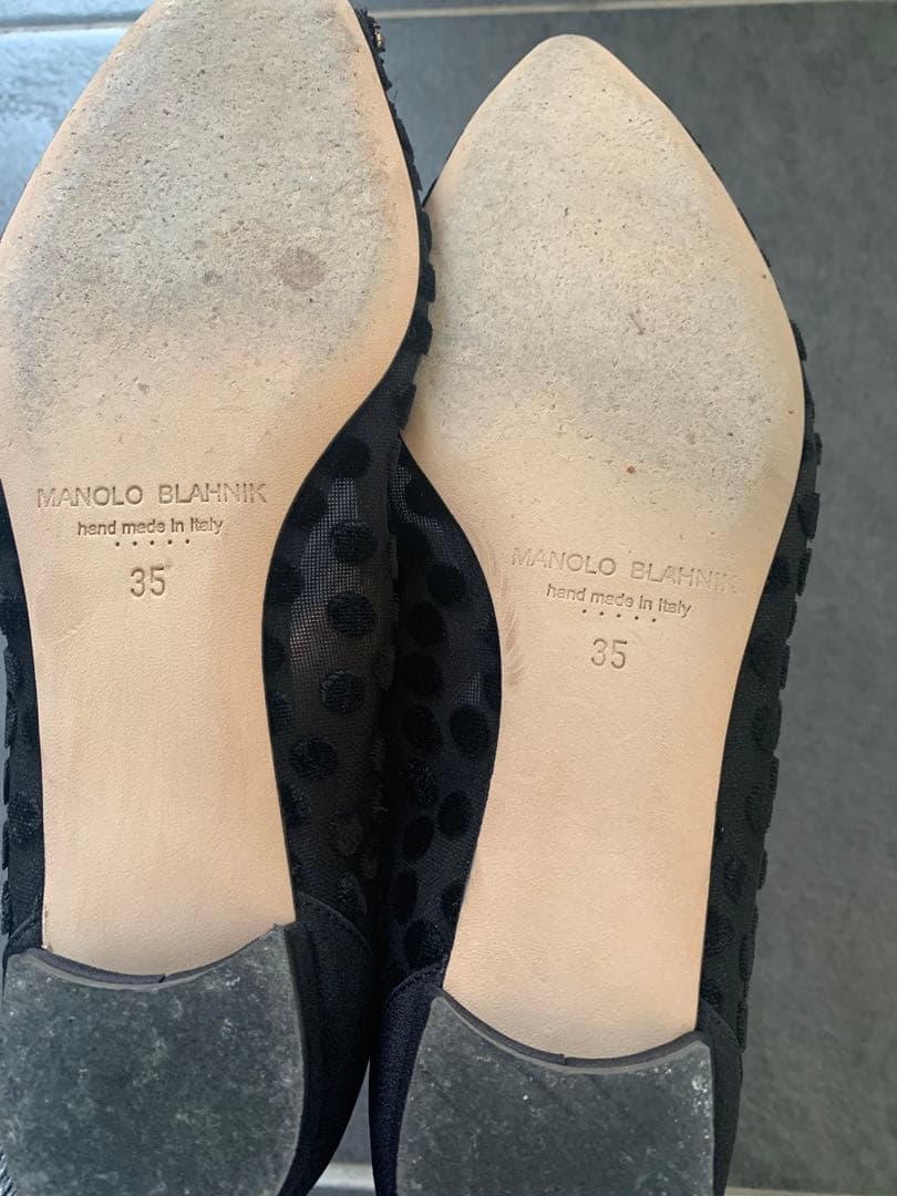 マノロブラニ　ビジューハンギシフラットシューズ