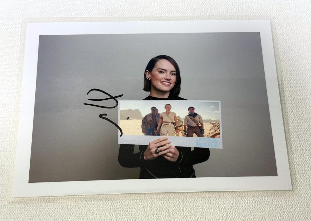 ■ Daisy Ridley デイジー・リドリー ★直筆サイン★