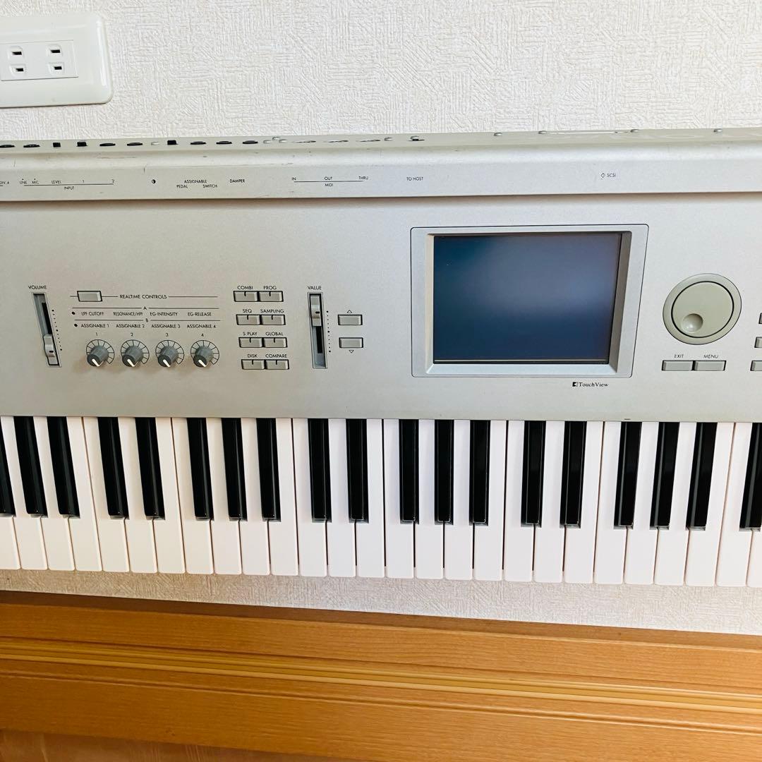 KORG TRITON Pro 通電確認済み ジャンク ソフトケース付き