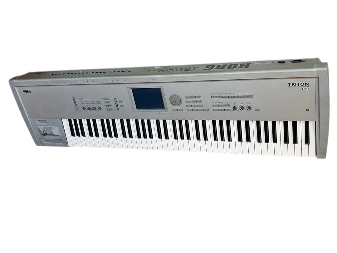 KORG TRITON Pro 通電確認済み ジャンク ソフトケース付き