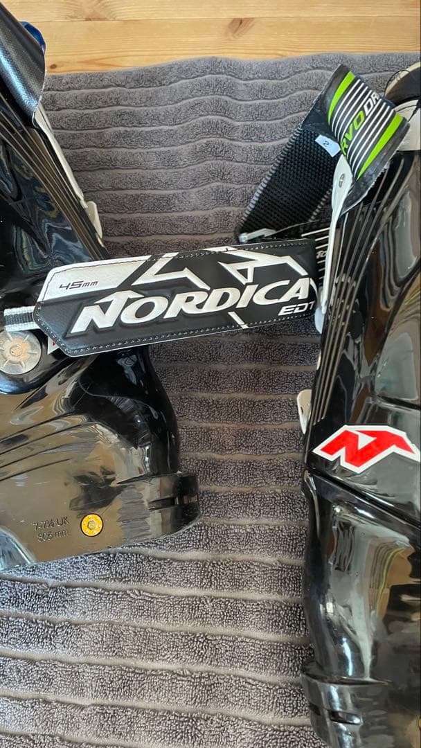 ノルディカ大人ジュニアスキーブーツスキー靴2525.5cm女性子供男性