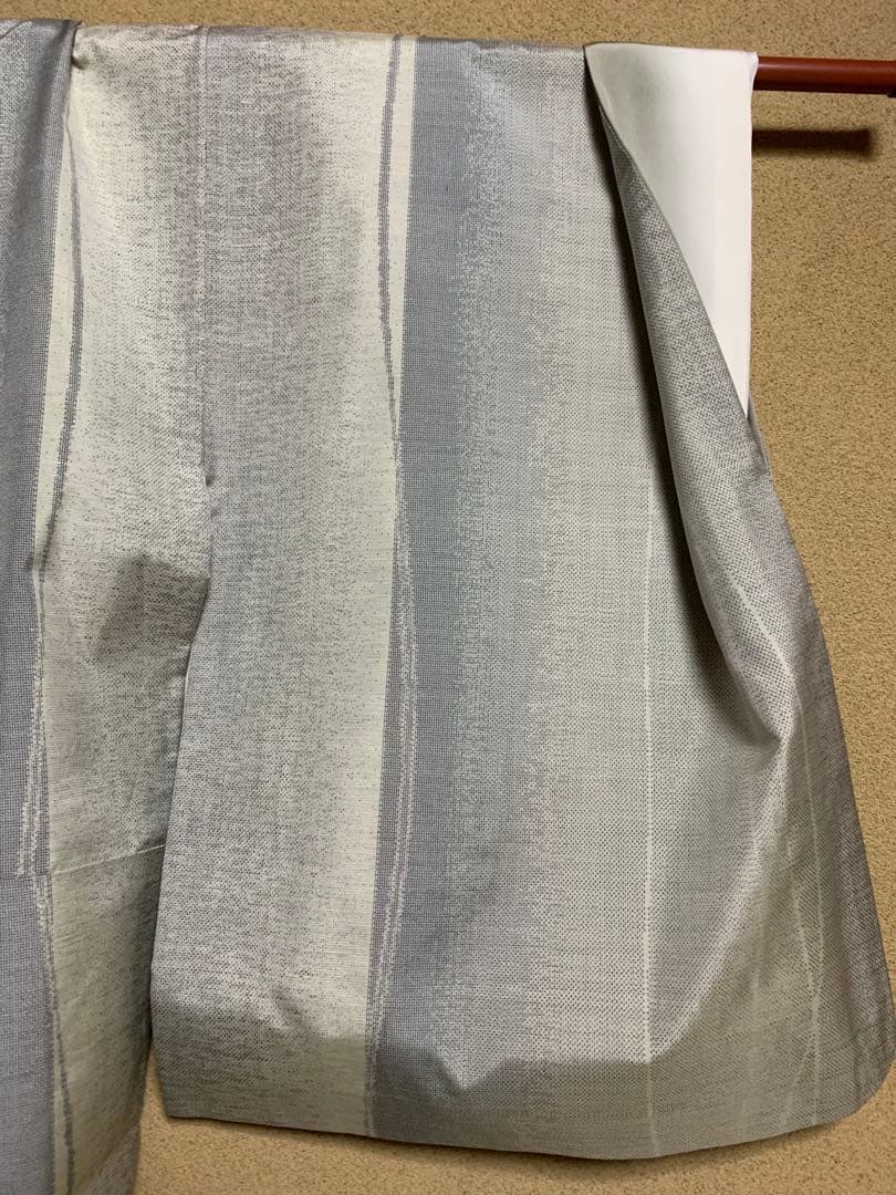 177 正絹　　本場白大島紬（よろけ縞） 　　　（しつけ有り）