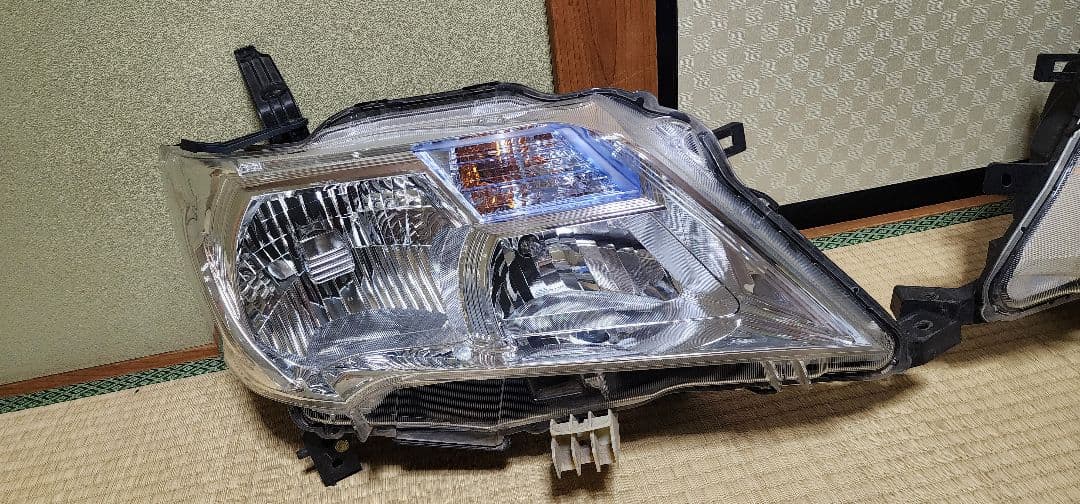 日産 セレナ FC26(2013) （2個口発送・直接引取も可）