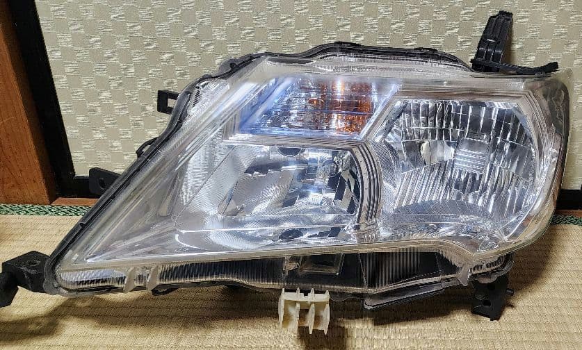 日産 セレナ FC26(2013) （2個口発送・直接引取も可）