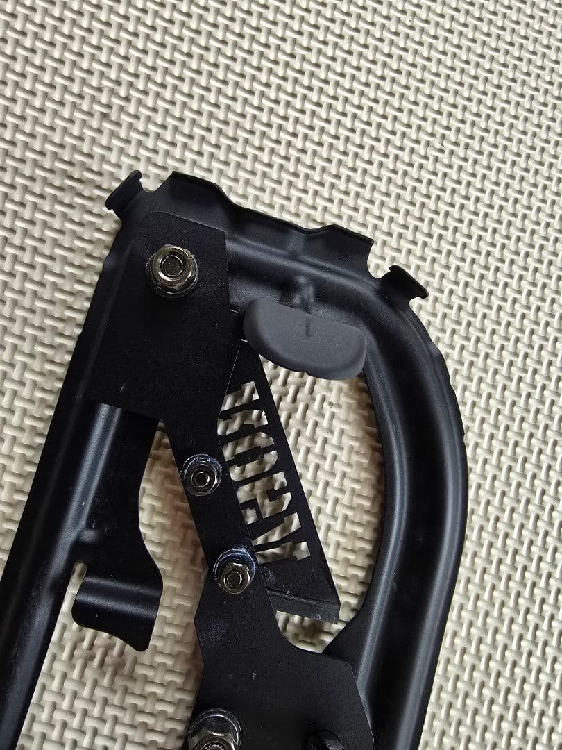 JB64ジムニー用 R06A刻印式スケルトン型燃料リッド