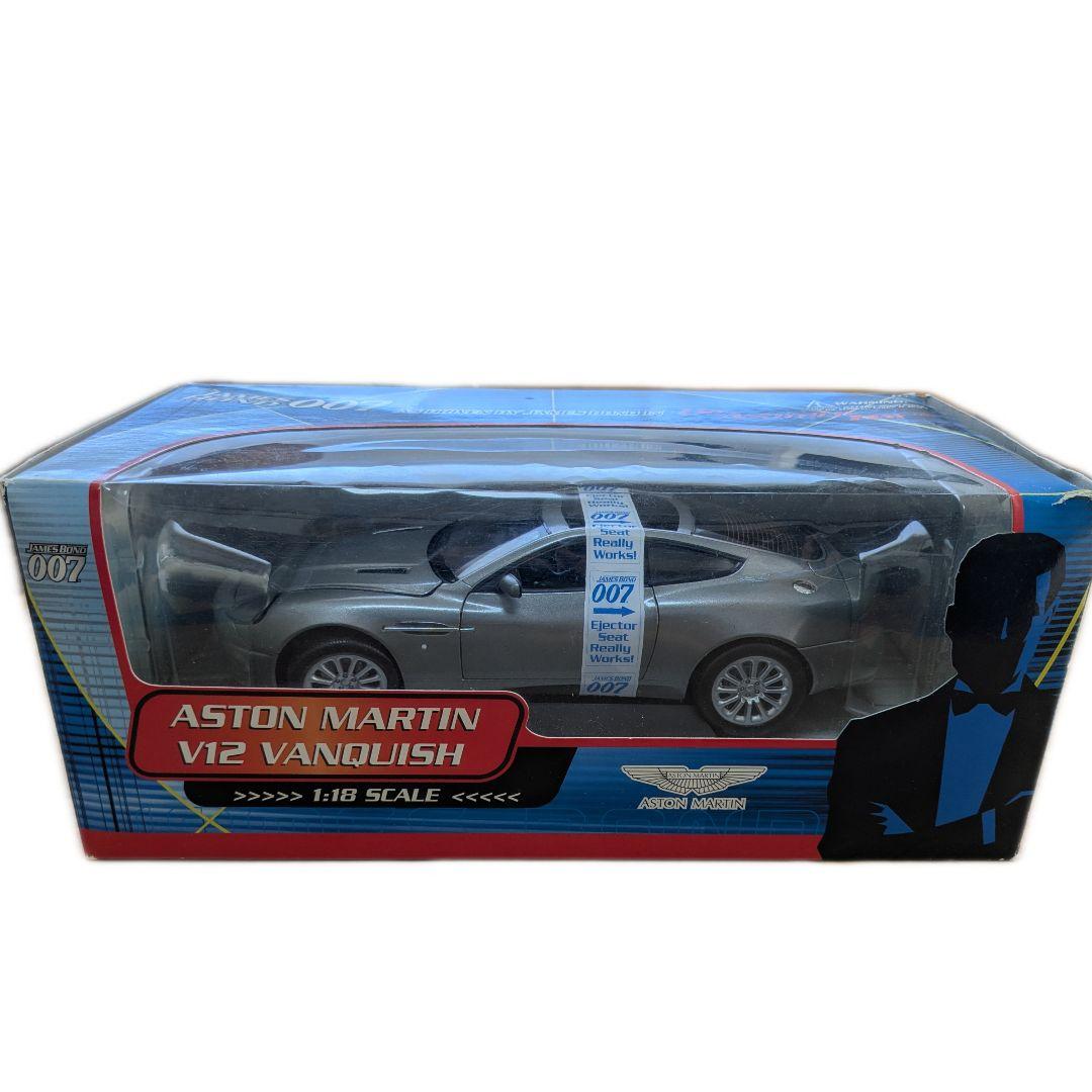 007 Aston Martin V12 Vanquish 1/18 ミニカー