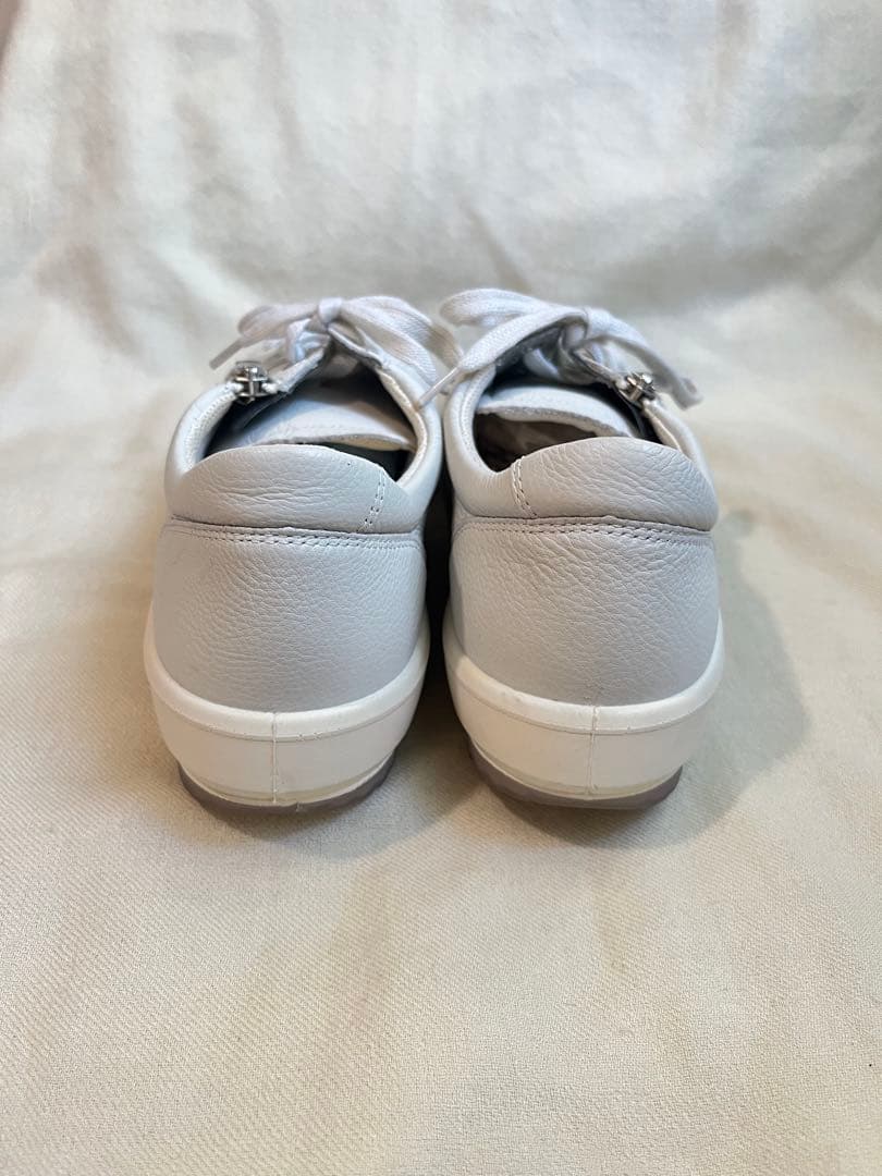 再値下げ　新品レジェロ　ホワイトレザー スニーカー ジッパー付き