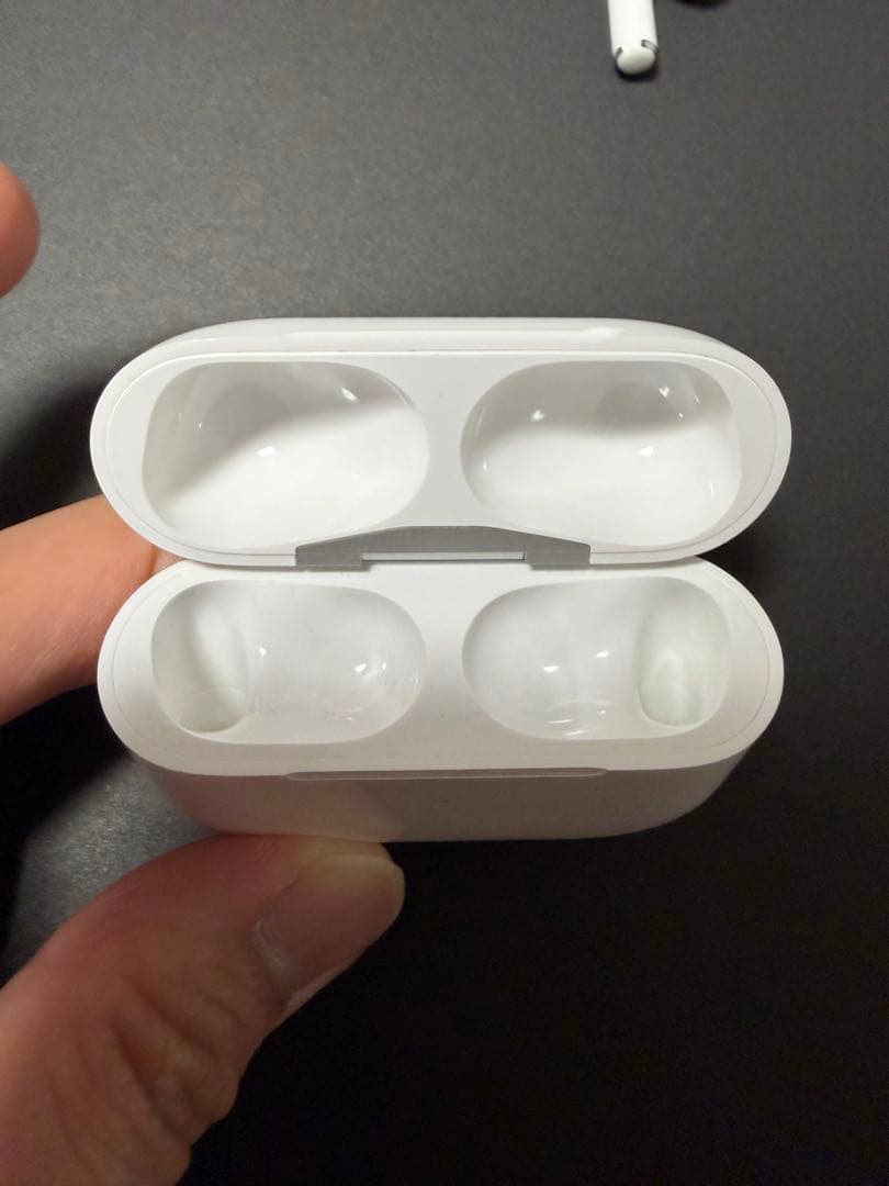 AirPods Pro 第一世代　ワイヤレス充電ケース付き MWP22J/A