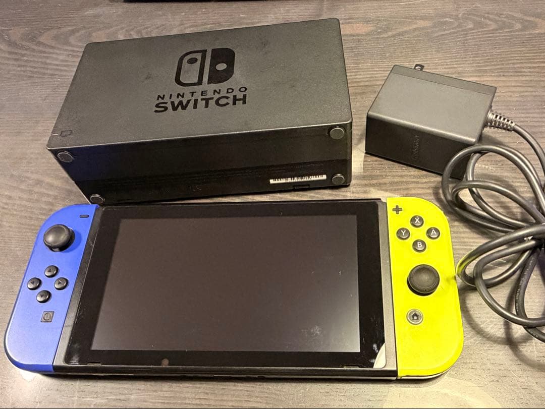 動作品 Nintendo Switch HAC-001 本体　ジョイコンx2