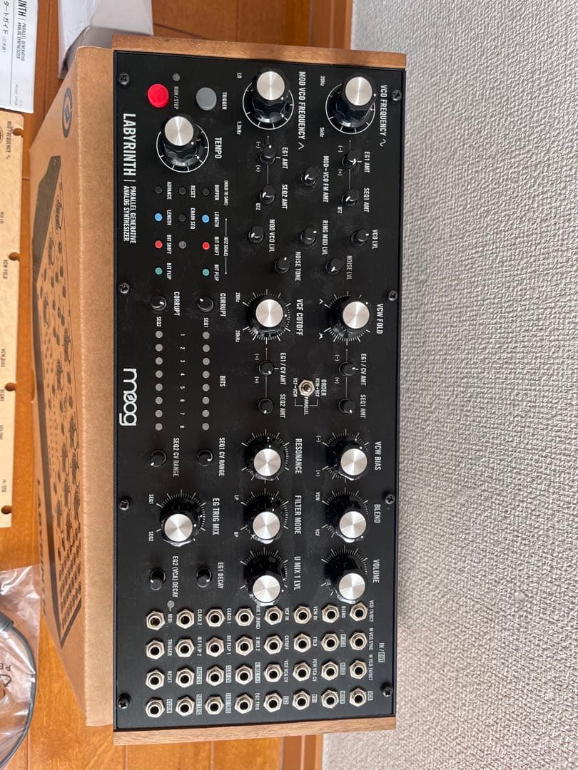鍵盤楽器 Moog Labyrinth