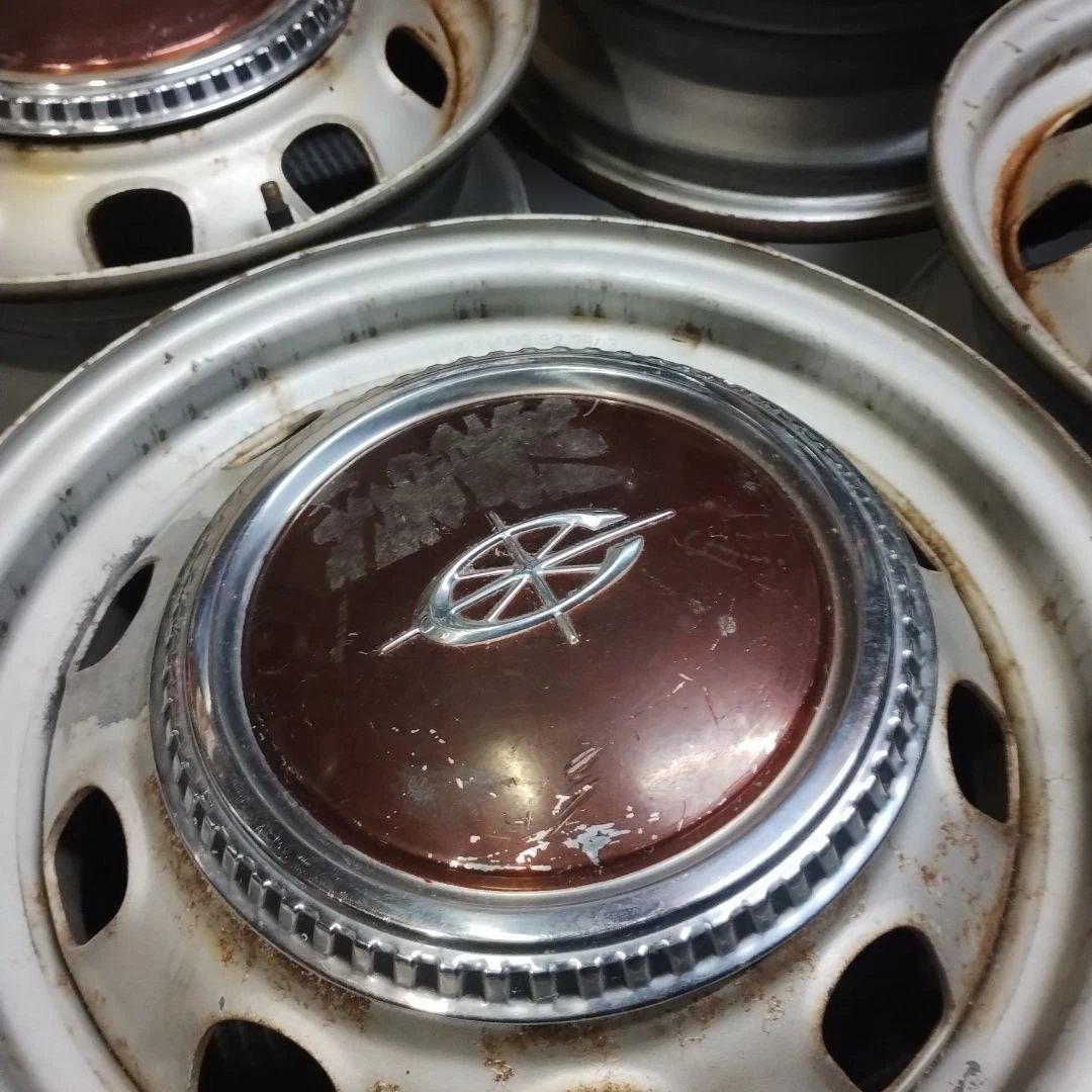 旧車 ① トヨタ コロナ純正 スチールホイール 中古品