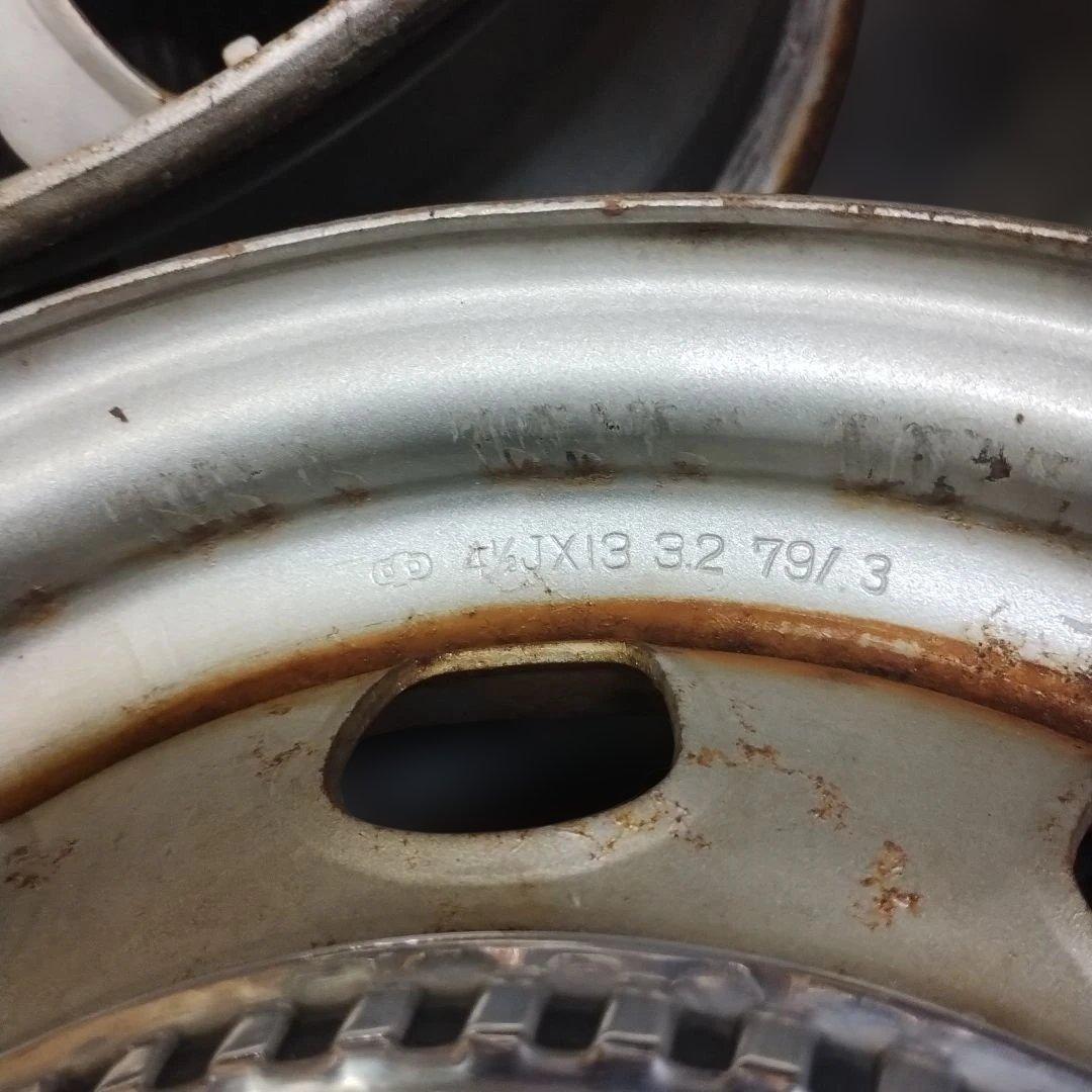 旧車 ① トヨタ コロナ純正 スチールホイール 中古品