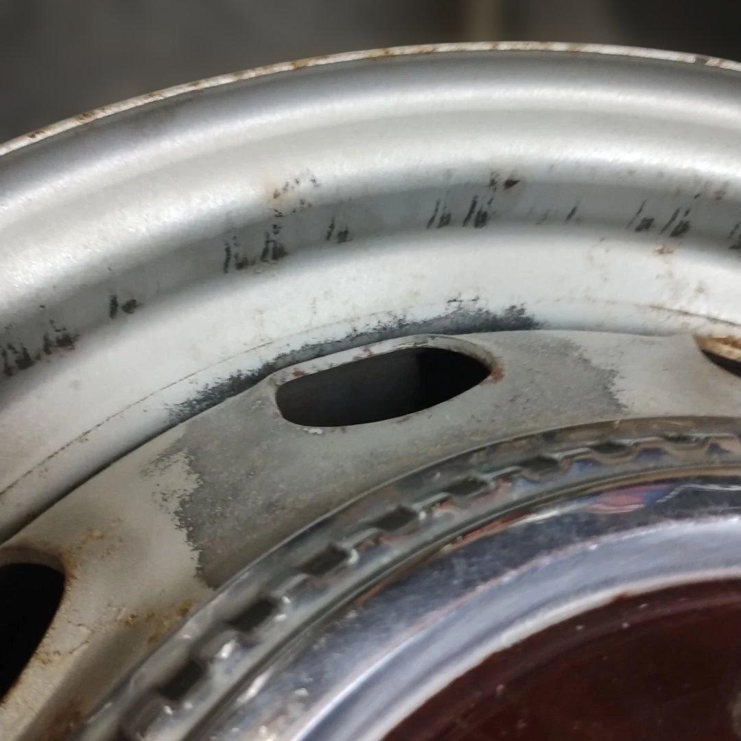 旧車 ① トヨタ コロナ純正 スチールホイール 中古品